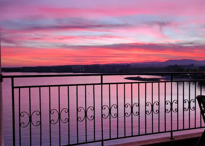 úchvatný Výhled Na Moře Acheloj